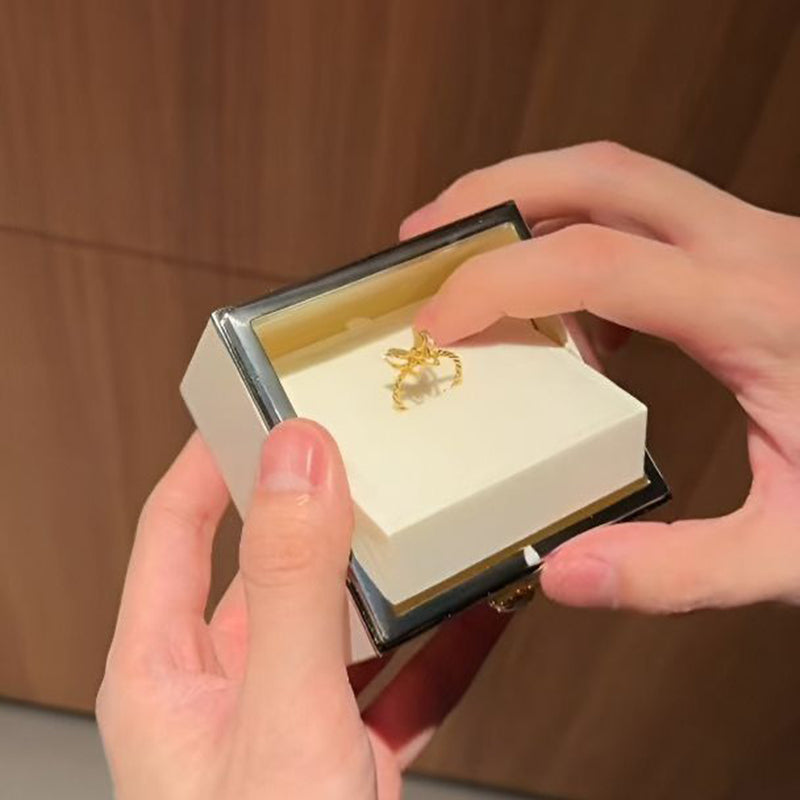 Rotating Jewelry Box, Little Bear Cake Ring Box, Pop Up Gift Box, Romantic Birthday Surprise